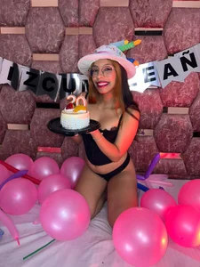 LunaAridi My 20th birthday 🥳💋 Foto 3