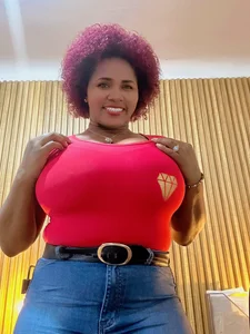 AliciaMiilf: red passion bb ( 5 фото)