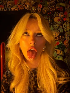 PollyDolly my naughty tongue Pic 6