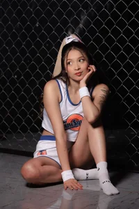 Victoria_Adams14 trick or treat 🩷🩷 টি ছবি