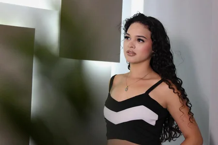 PaulinaSaint Sexy geometry Pic 6