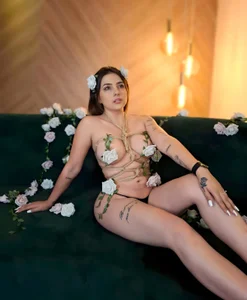 AmyWood TIE ME Εικόνα