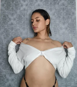 Emiily_W Emi and her wet hair 💖😈 Pic 2