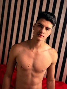 Just Leo 🔥🍑 de LeoTease  2 Imagens