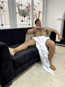 Noah_Swagger_ Hairy Pic 5