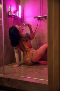 ArielMirz Skin Deep 사진 3