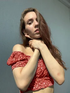 PetraHambelton Ruby rush🍒 Pic 4