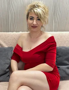 Cassandra_Hotty: Timeless Red ( 3 фото)