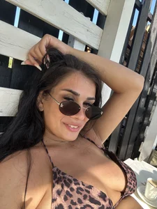 VanessaaBlair Beach day🧴🫶🏽 Immagine  5