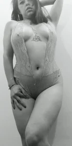 Tefanny_Arias CASUAL GIRL  5টি ছবি