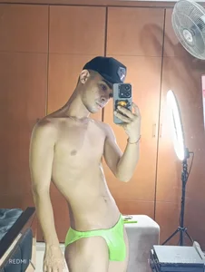 Violet_Dream2 Sexy boy Pic