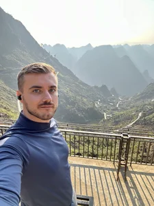 Mikev Public Immagine  4