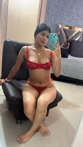 I m Horny 🔥🍑😘 de yulissa_girls Foto 8