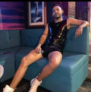 Dominic_Onasis Public Pic 3