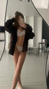 KeilaJeschon Going study 🤓👓👀 Pic 4