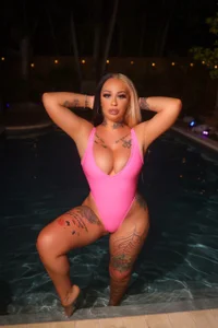 kokokwinn: Public ( фото)