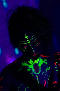 sarah_banks1 neon Pic 2