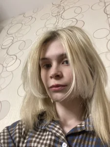 CarleySuski Dangerously beautiful Pic 8