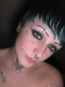 lilgothmommy Public - {count, plural, one {תמונה אחת} two {שתי תמונות} many {# תמונות} other {# תמונות}}