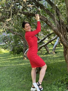 Red dress de ZhenjaPoledance  2 Imagens