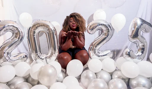 Naomii_King New Year 🎇 Pic 7