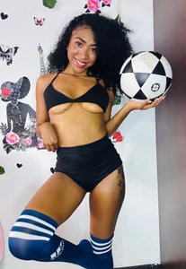 I love playing with balls ✨ de cristal_subin69  2 Imagens