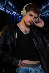 GabyThoms train station😏 Pic