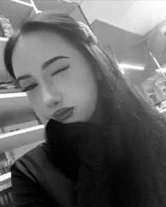 IsabellaQiueen Public slika 4