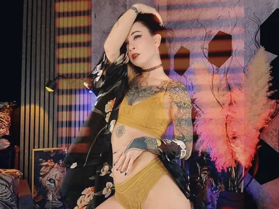 GoddessVespera Lady in yellow Immagine  3