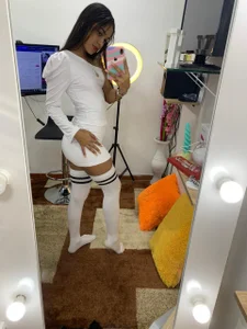 HelenVidal@xh Public Pic 5