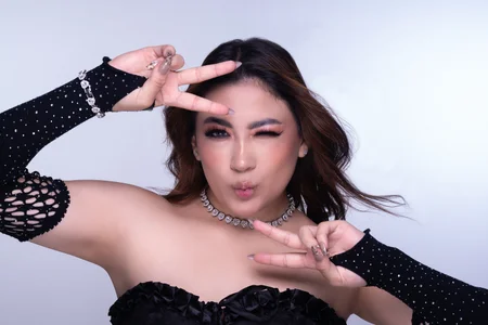 AbbyJackson_ GLAMOUR Bilde