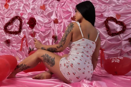 isa_andersonのLooks that provoke, smiles that ignite 💖💖の 5枚の写真