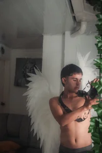 AronTwiinkのangel hotの 5枚の写真