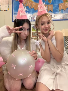 nancy_chancy's Elsa came here to celebrate my BIRTHDAY with me!🎁🎉 Sex Photo 6