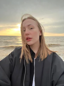 AlodieFare's photo