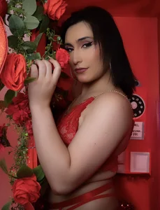 scarlett_taylor007 My big Valentine's Day 💝🌹❤️🙈 Pic 3