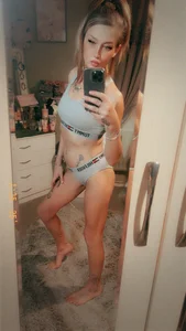 GG-Beautiful-Nightmare's XXX Nude Photo 9