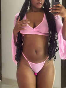 LOVELY od Beautyebony_  2 snímek