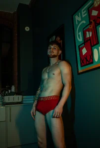 -ThomasJr- Studio Pic