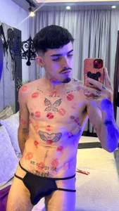 kiss all my body 💋 de NikoStone_  2 photos