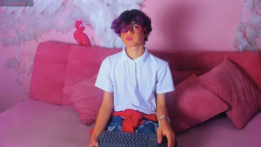 Leo_Glow kawaii student Pic 3