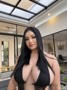 LunaBaker-1 Public Hình 2