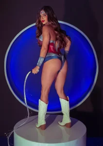 RoxanneHill_ Wonder Woman ♥ Pic 2