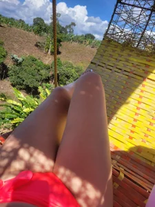 ArianaRosee_ Sins of Love  4টি ছবি