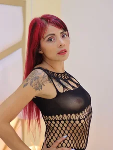 Lucie_Red Public 圖片 4