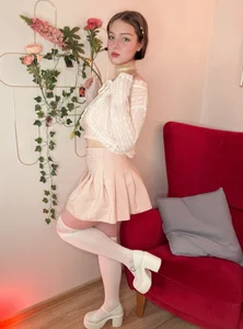 Pinky_One Public Pic 3