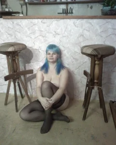 Siberia-Taiga naked in a bar টি ছবি