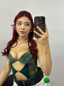Nicole_vega18 Cute✨💚 Billede 4
