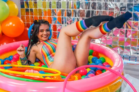 sofiaalarson DO YOU LIKE THE COLORS? 🌈🔥😍 зображення 6