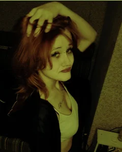 SolarAdrienne Public  7টি ছবি